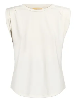 ISSEY MIYAKE イッセイミヤケ プリーツ タンクトップ オフホワイト Pleats Please Issey Miyake Tatami July Tank Top | White | FARFETCH