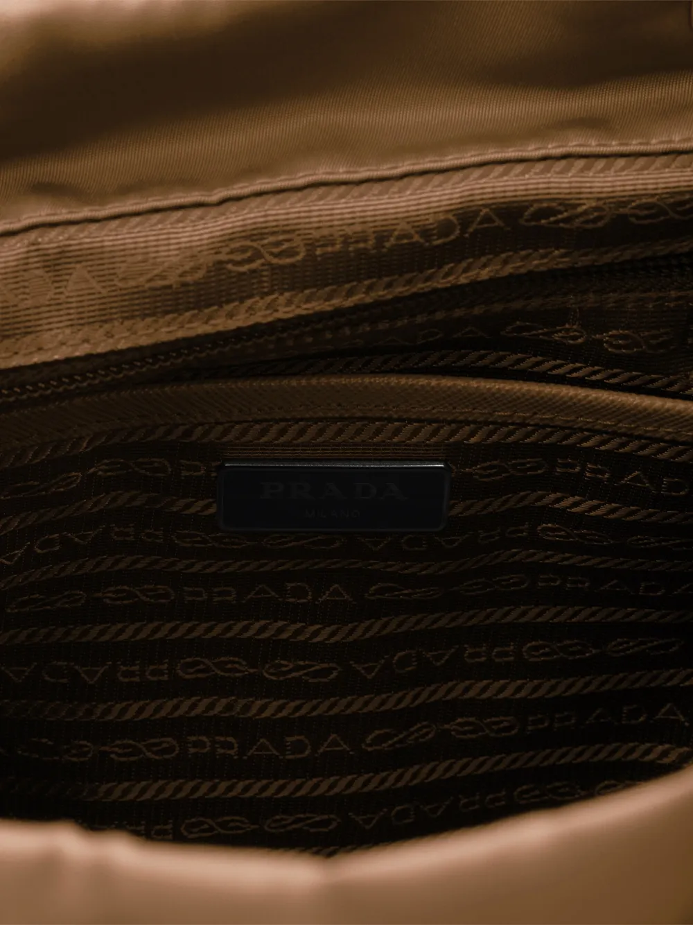 Prada Re-Nylon medium rugzak met buidel Bruin