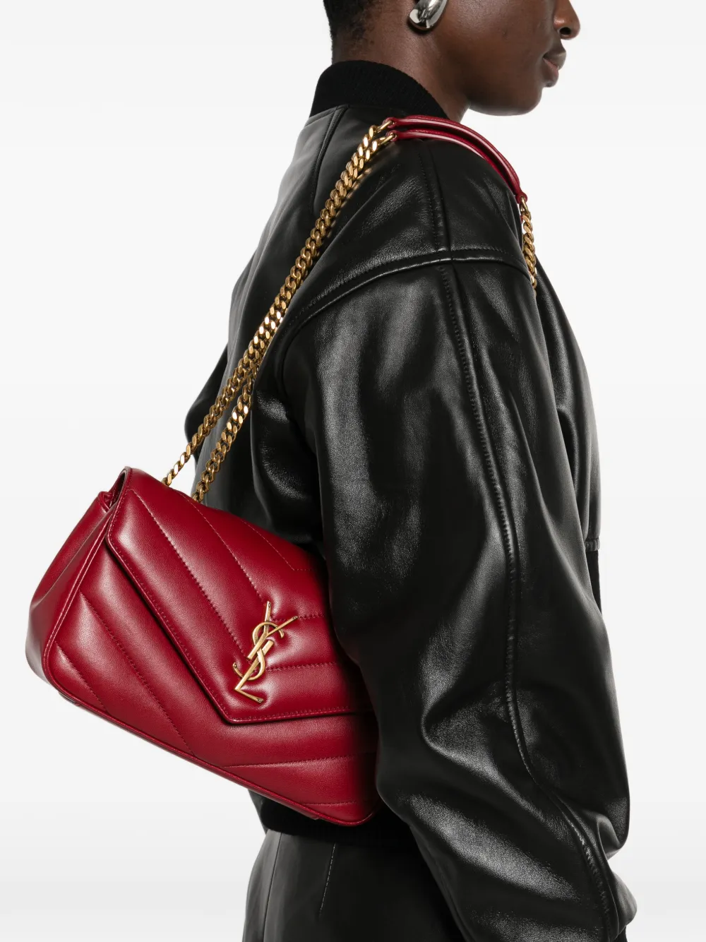 Saint Laurent Loulou kleine schoudertas met kettinghengsel en chevron streep - Rood