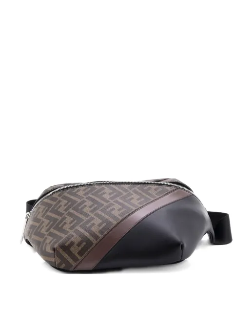 Fendi Pre-Owned شنطة وسط جلد وكانفا مطلي بنقش زوكا وبسحاب