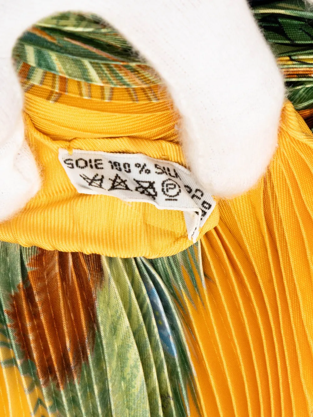 2000-2020 Les Quatre Saisons Pleated Silk Scarf Scarves