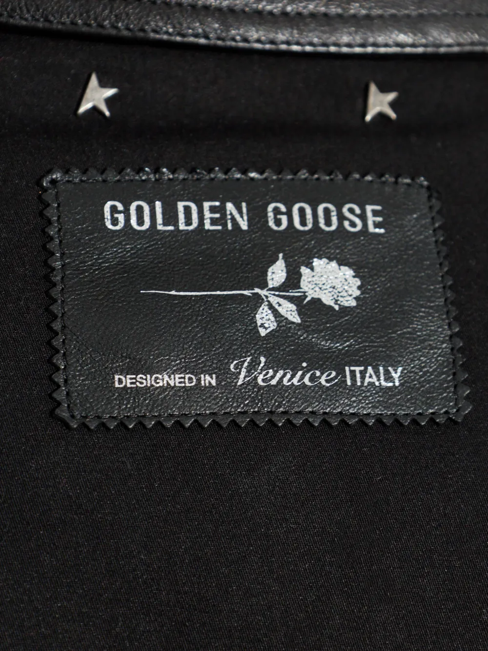 Golden Goose Korte gewatteerde jas van zwart katoen met leren kraag