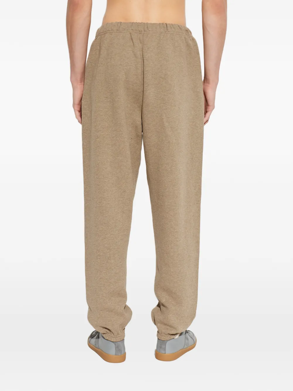 FEAR OF GOD ESSENTIALS Trainingsbroek met logodetail en trekkoord Beige