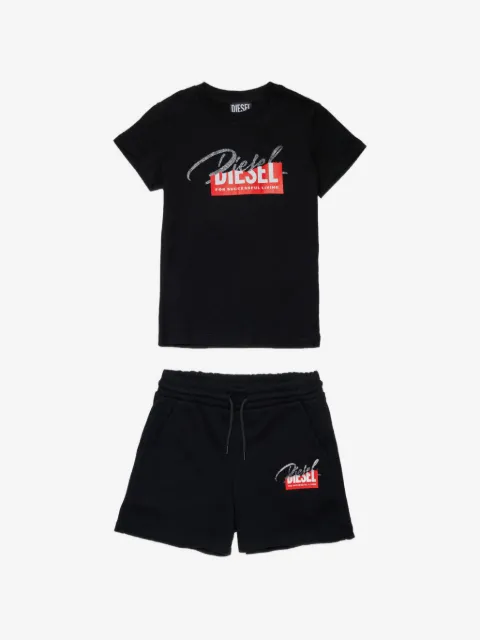 Diesel Kids طقم شورت وتيشيرت بطبعة شعار الماركة
