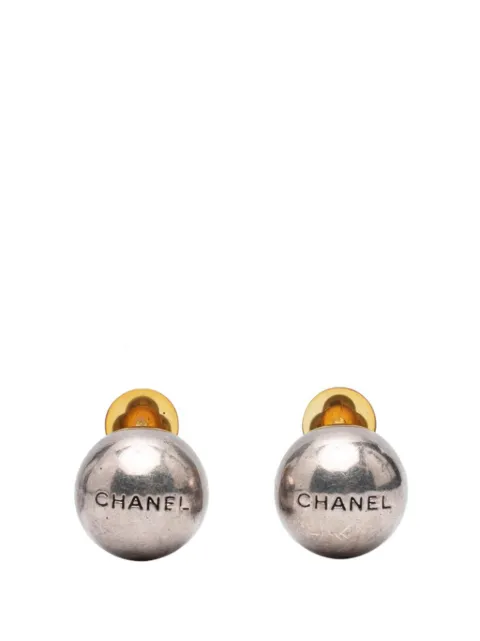 CHANEL Pre-Owned 1998 Silver Plated Logo Ball Clip On Earrings costume earrings