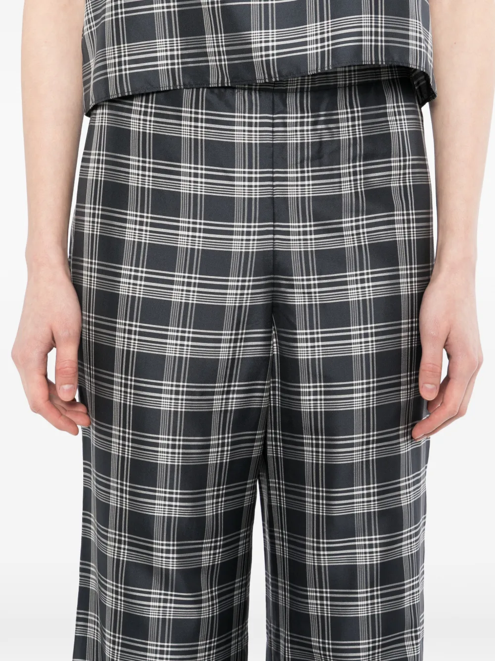 Theory Fluid broek Zwart