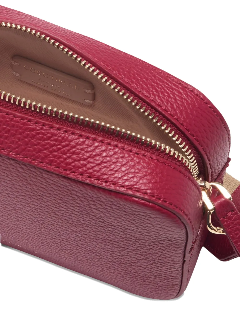 Coccinelle Kleine Tebe crossbodytas van bewerkt leren Rood