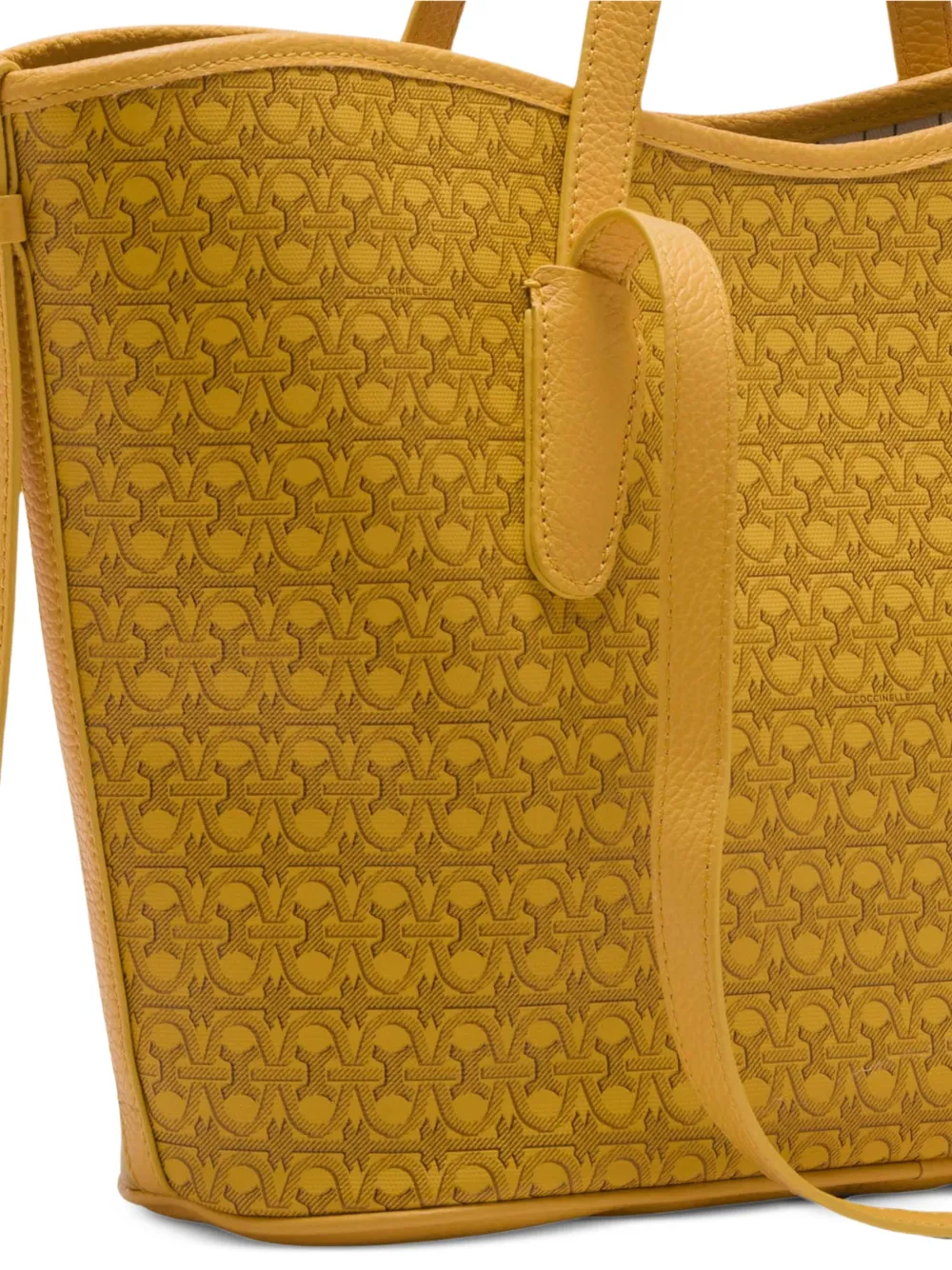 Coccinelle Shopper met monogram bandjes Geel