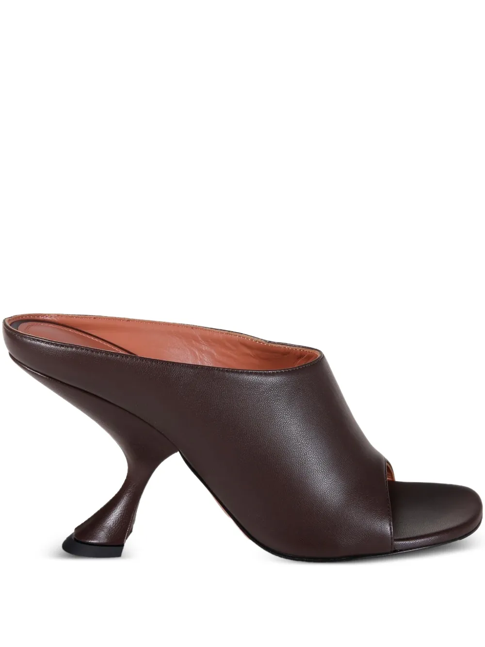 Amina Muaddi Uma sandalen met open neus Bruin