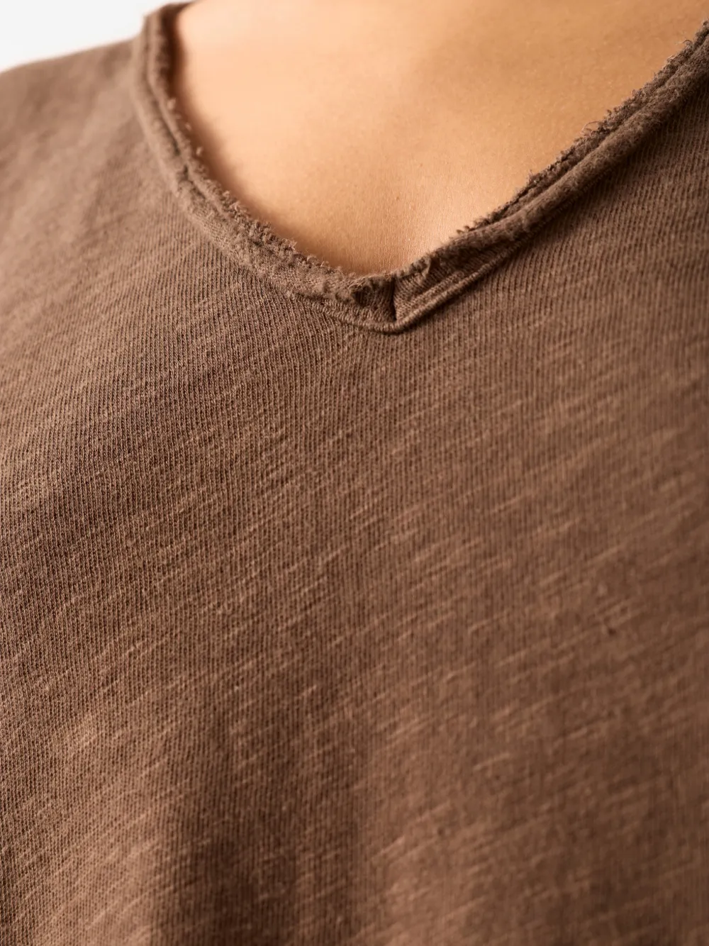 American Vintage T-shirt met V-hals en korte mouwen Bruin