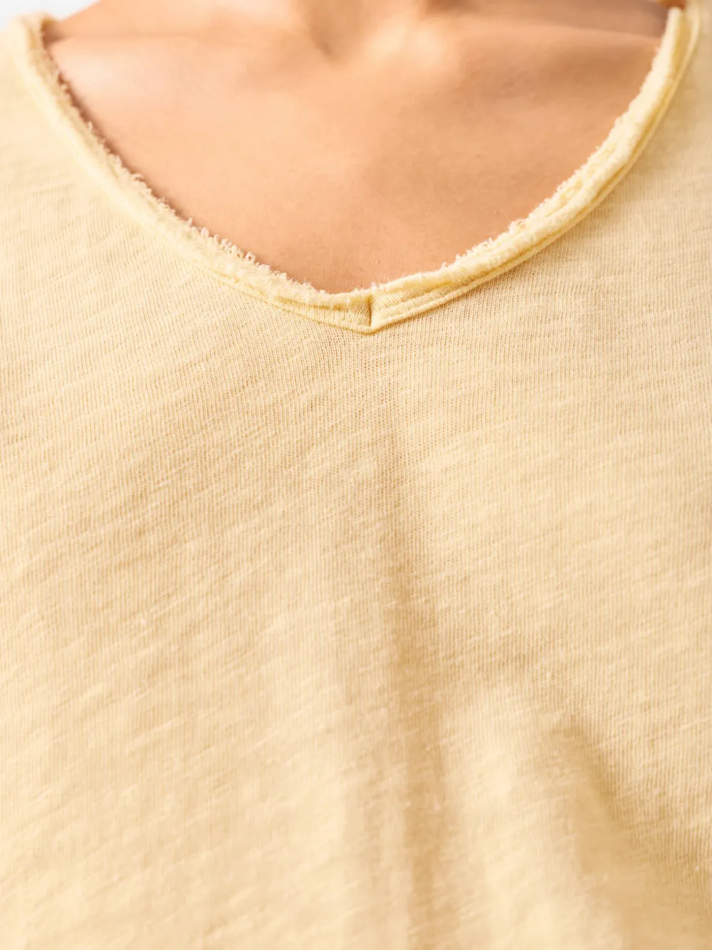American Vintage Sonoma T-shirt met V-hals Beige