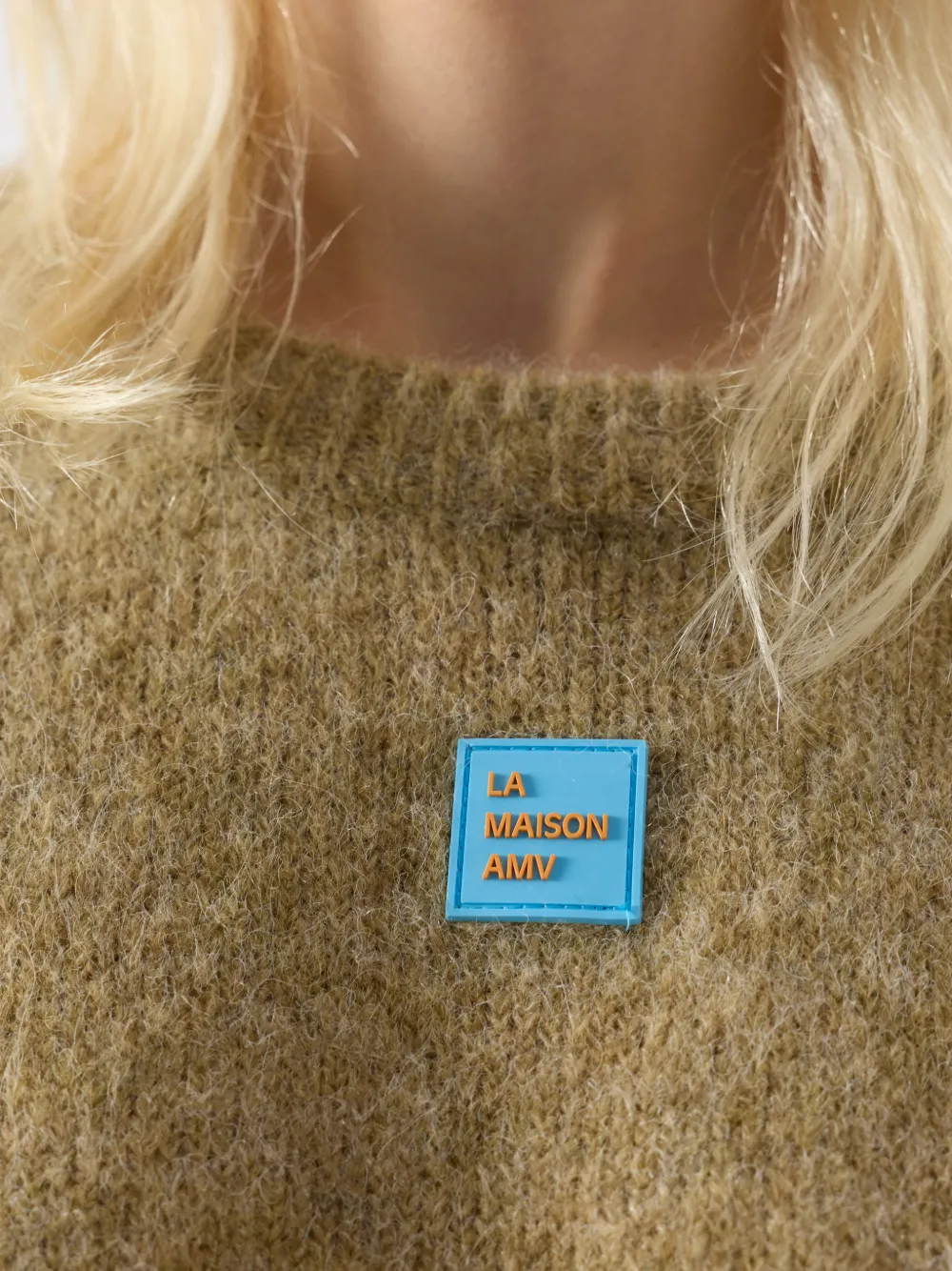 East Long-Sleeves Sweater