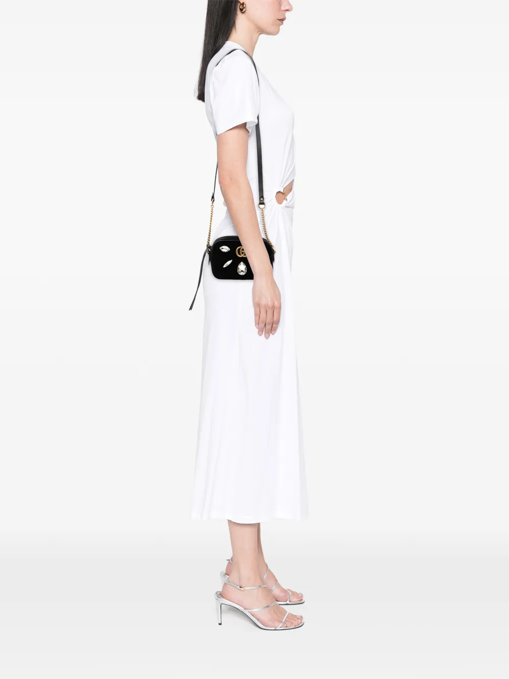  Gucci Pre-owned 2016-2025 Mini Gg Marmont Crystal Embellished Matelasse Velvet Crossbody Bag - Negro 