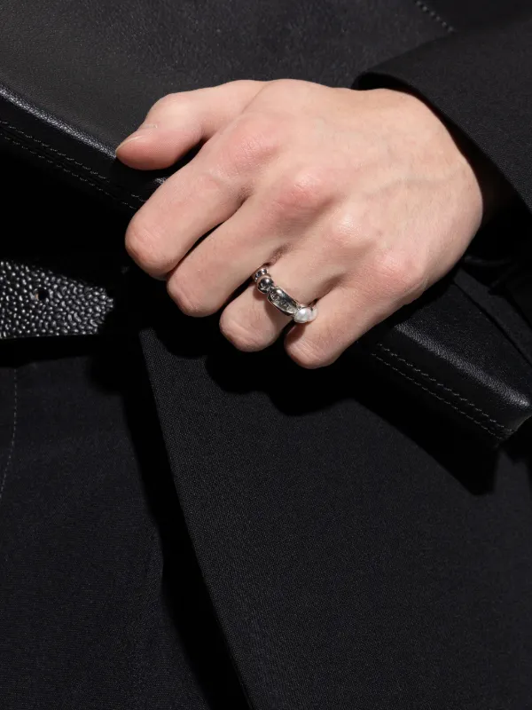 M*様 Alexander McQueen エンブレムリング Alexander McQueen Skull Pearl Ring | Silver | FARFETCH