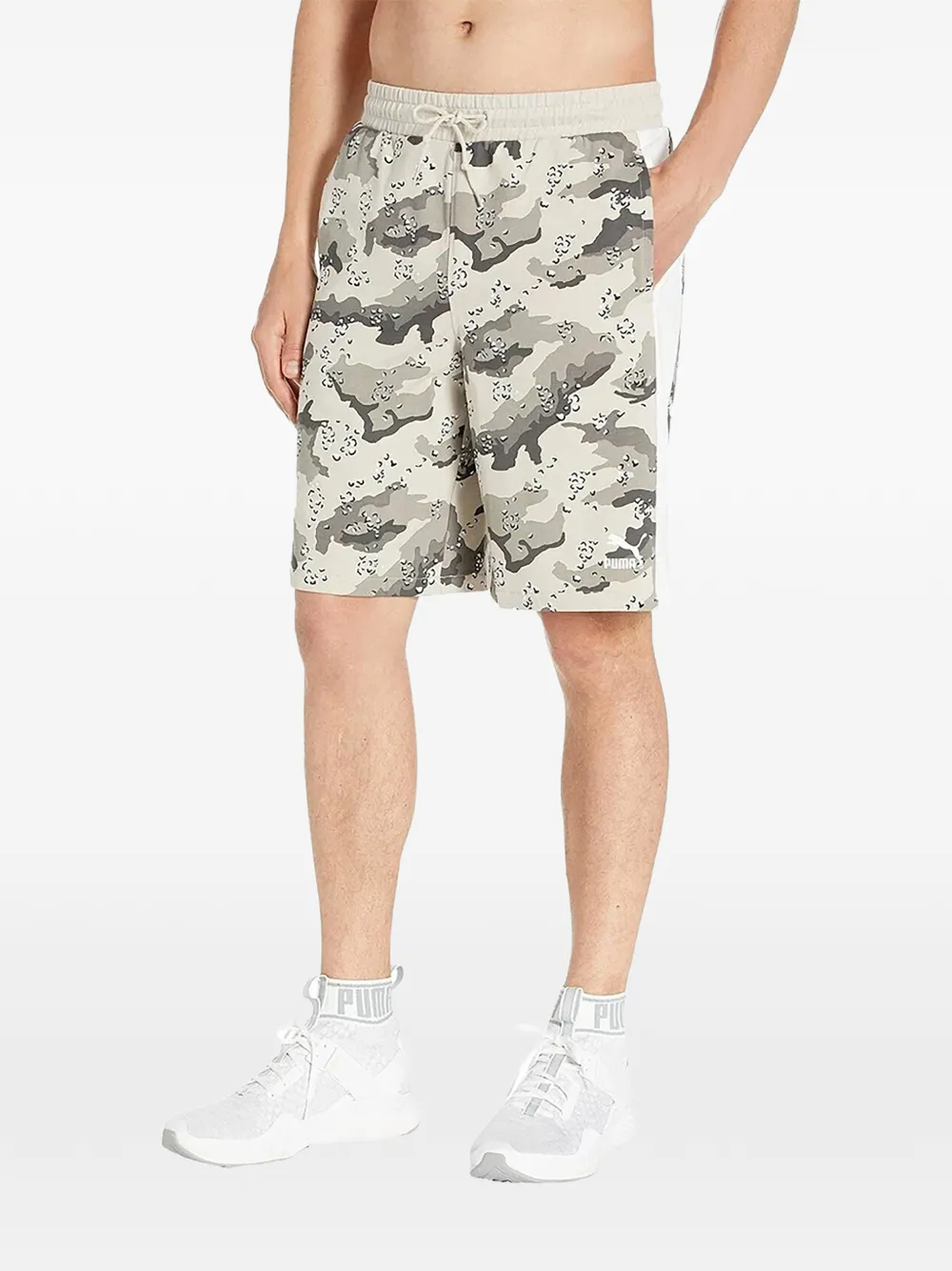 PUMA Shorts con stampa camouflage - Toni neutri