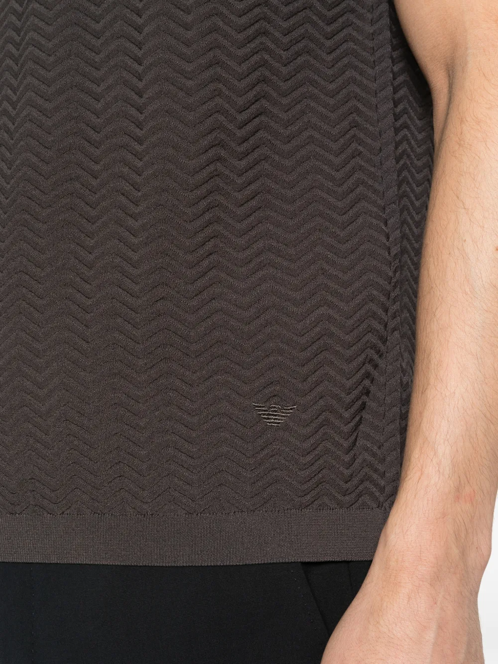 Emporio Armani T-shirt met chevron patroon en korte mouwen Grijs
