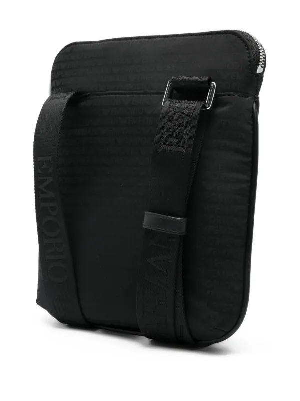 【美品】エンポリオアルマーニ メッセンジャーバッグ　ロゴ　型押し　レザー　黒 Emporio Armani ロゴ メッセンジャーバッグ | ブラック | FARFETCH JP