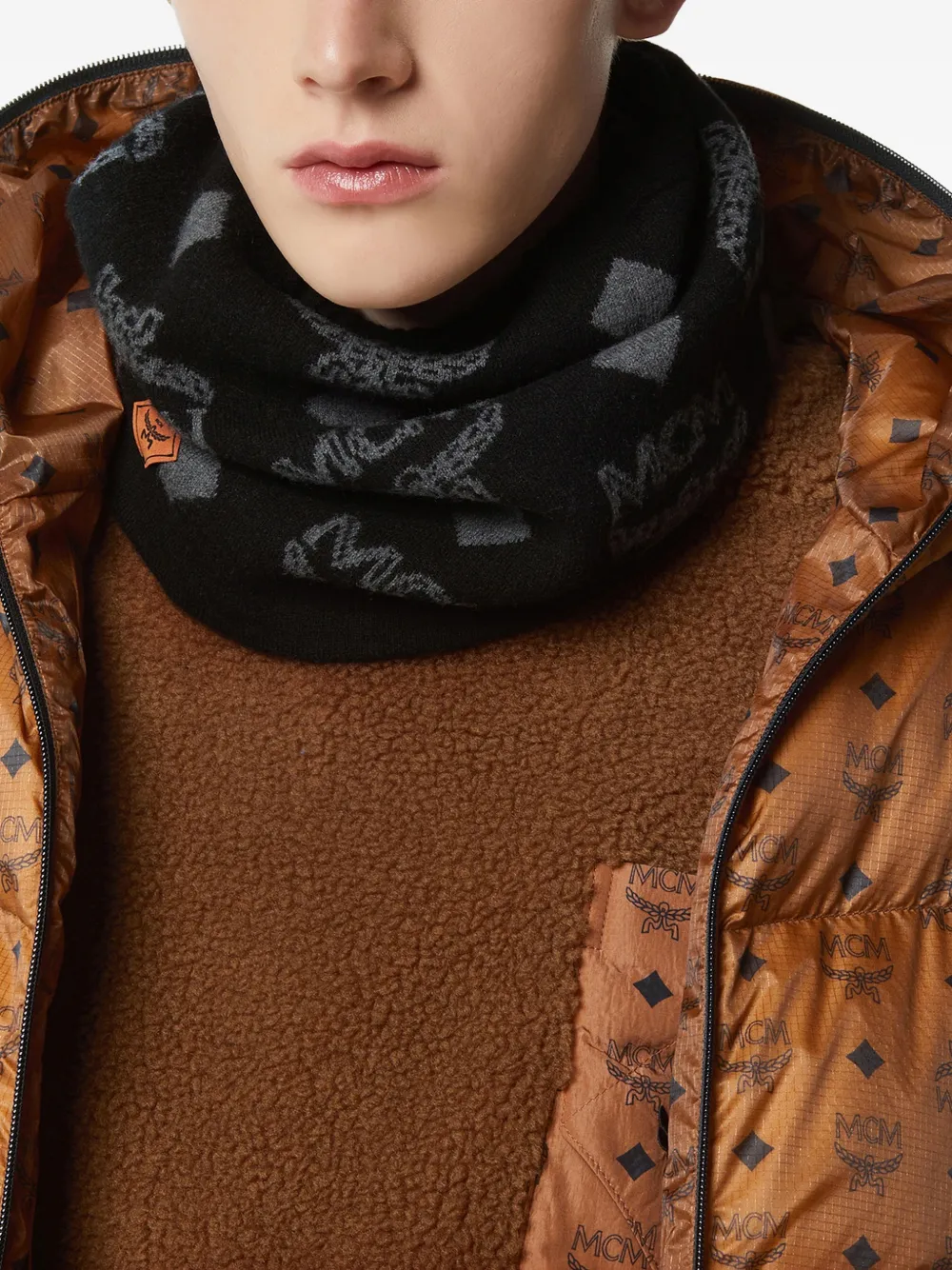 MCM Col met logopatch Zwart