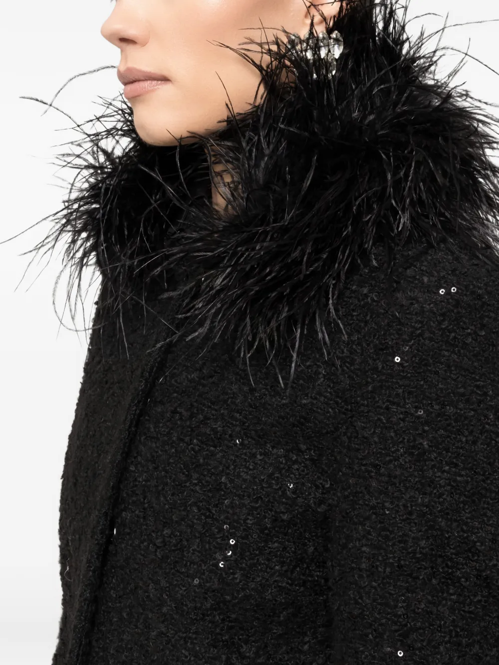 NISSA Bouclé jas met veren en struisvogeldetail Zwart