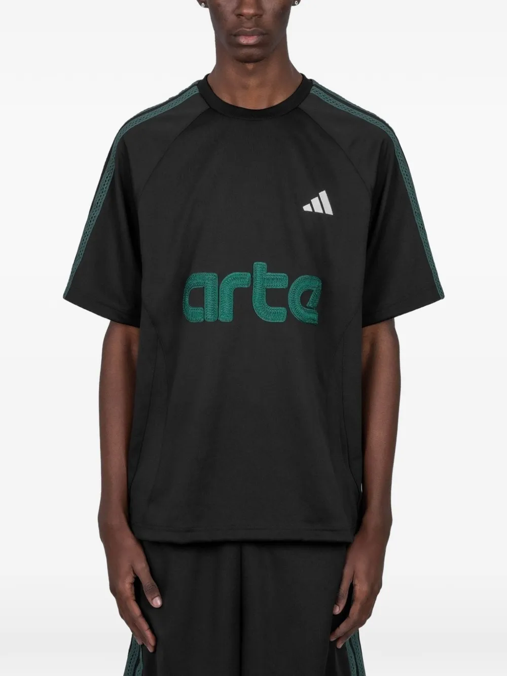 adidas x Arte Antwerp T-shirt con dettaglio a 3 righe - Nero