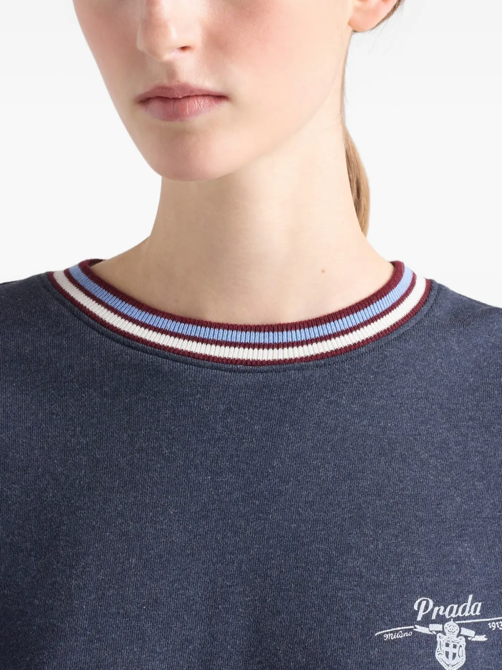 Prada Sweater met geborduurd logo Blauw