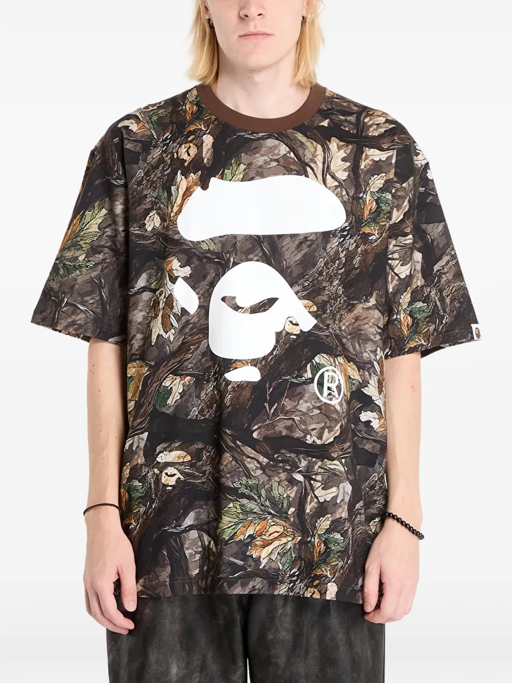 A BATHING APE® tree edge camouflage ape face T-shirt - Marrone