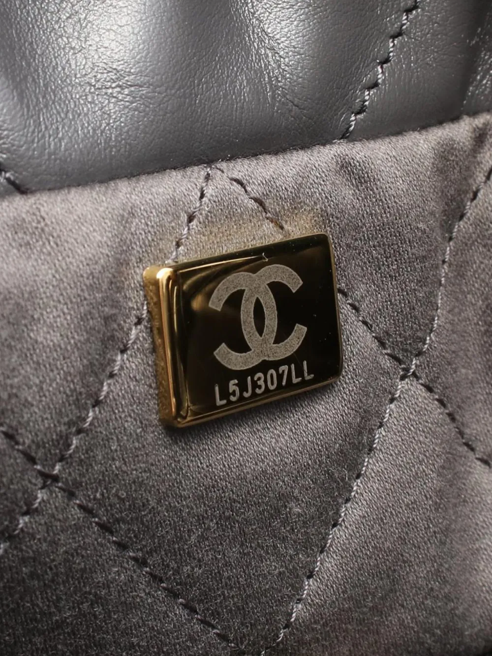 CHANEL Pre-Owned Borsa a tracolla Shiny 22 mini in pelle di agnello 2021-2025 | Pre-owned | Image 2