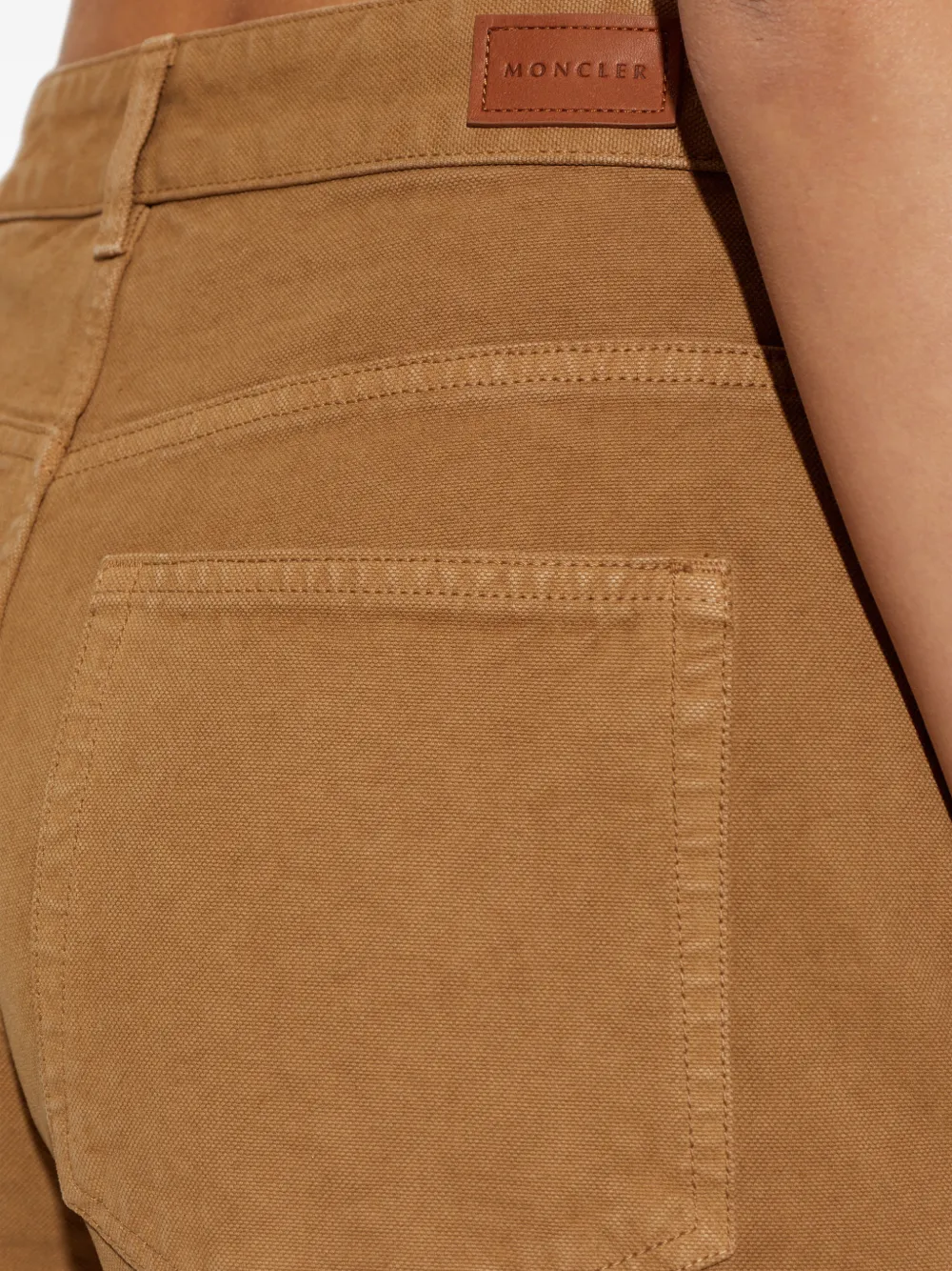 Moncler Broek met zak Bruin