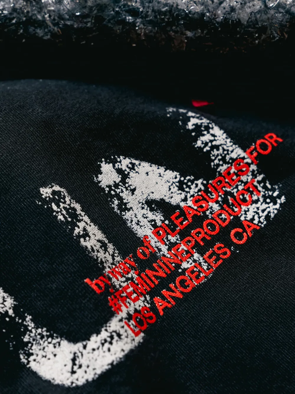 Pleasures x Footshop Exclusive A Girl is a Gun T-shirt Zwart