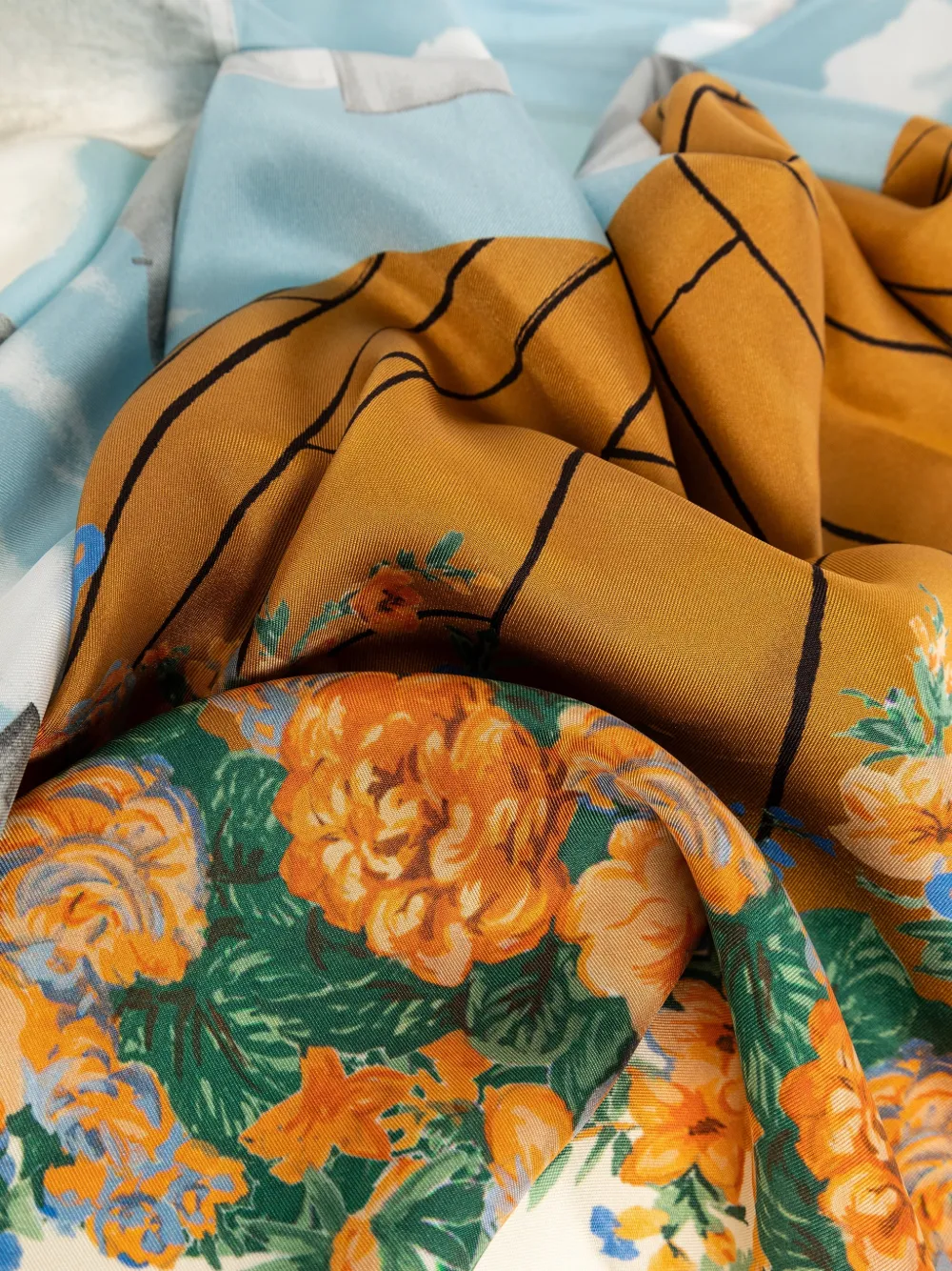 Moschino Sjaal met bloemenprint Beige