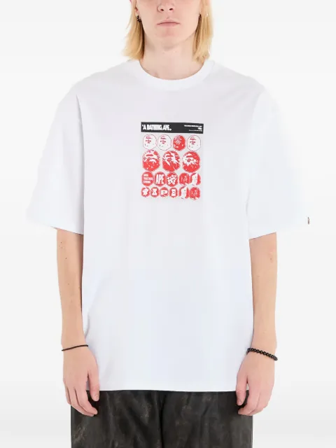 A BATHING APE® Sticker T-Shirt mit grafischem Print