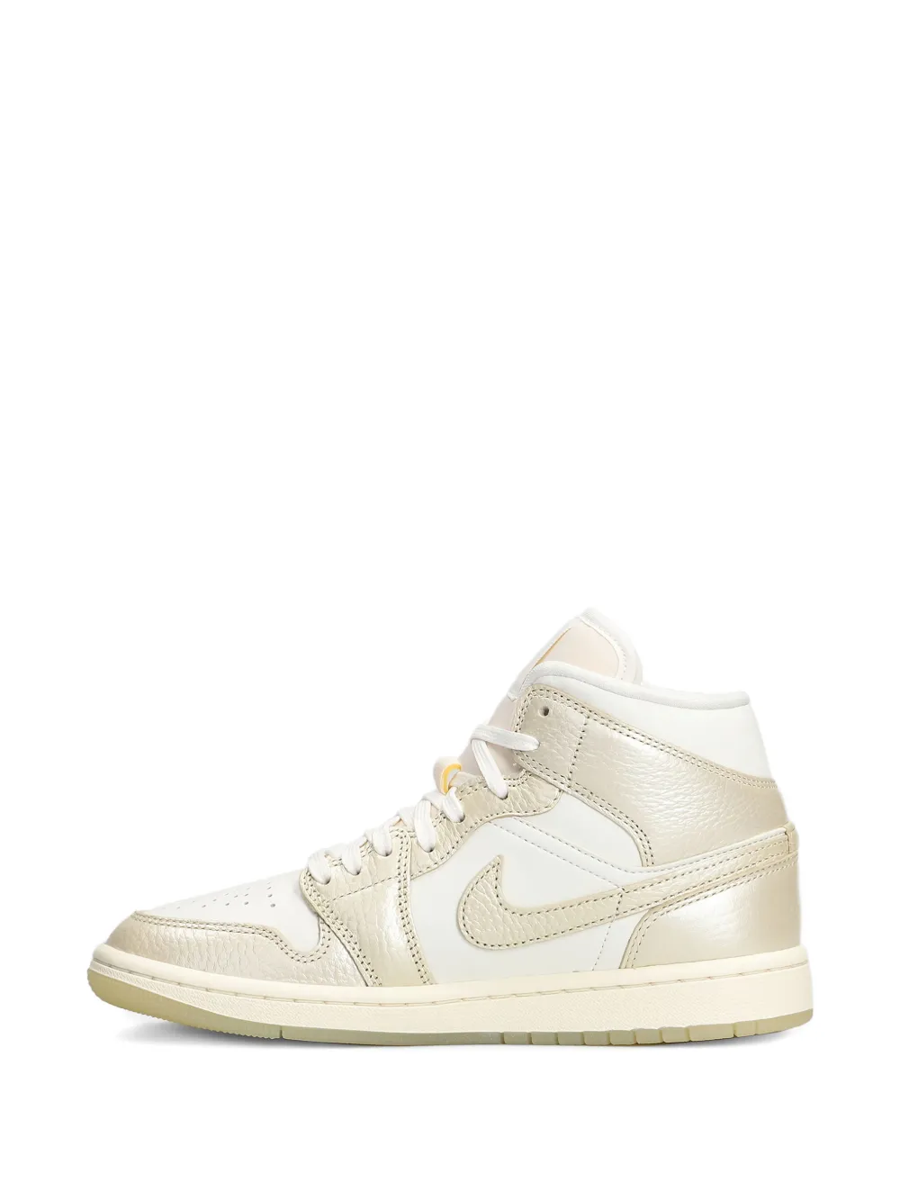 Nike Air Jordan 1 Mid SE sneakers met geperforeerde neus Wit