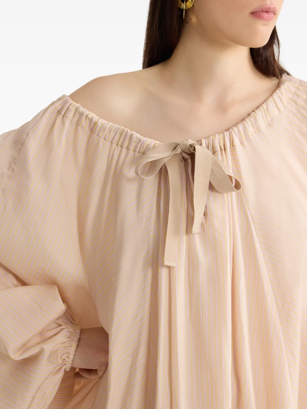 Patou Gestreepte mini-jurk met V-hals Beige
