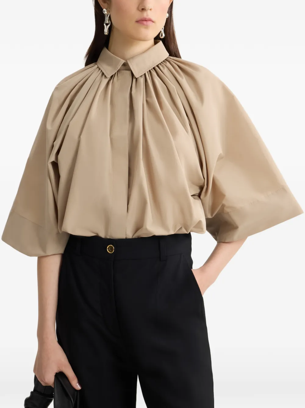 Patou Shirt met kwastje Beige