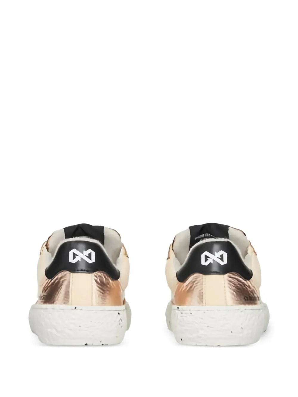 ID.EIGHT Uriduri arrow-detail sneakers - Beige