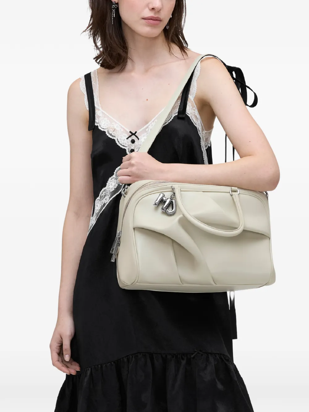 Marc Jacobs Logo-charm Tote Bag - Neutrals 