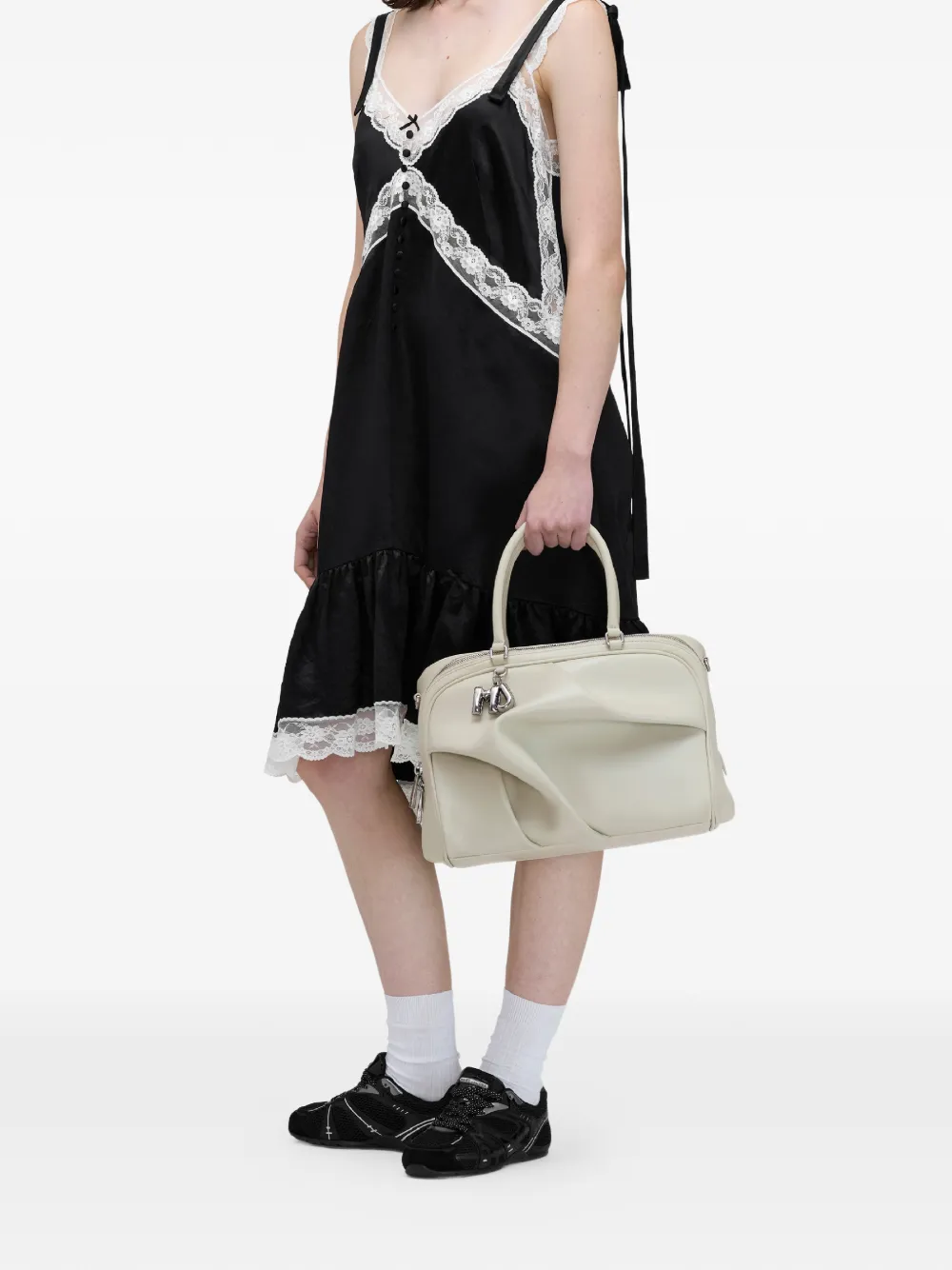  Marc Jacobs Logo-charm Tote Bag - Neutrals 