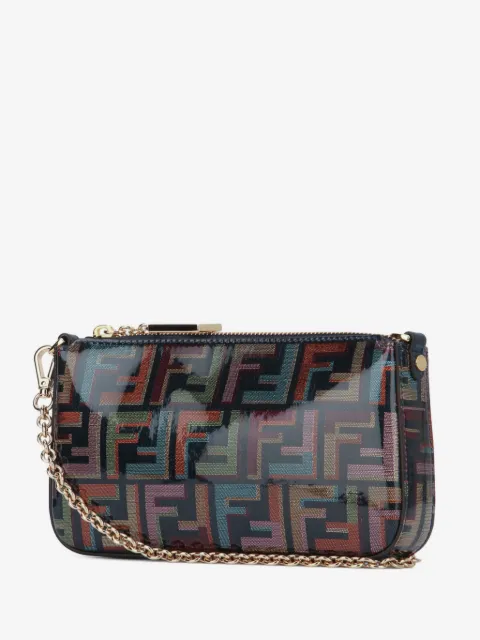 FENDI شنطة كلاتش 'باغيت' بحمالة سلسلة