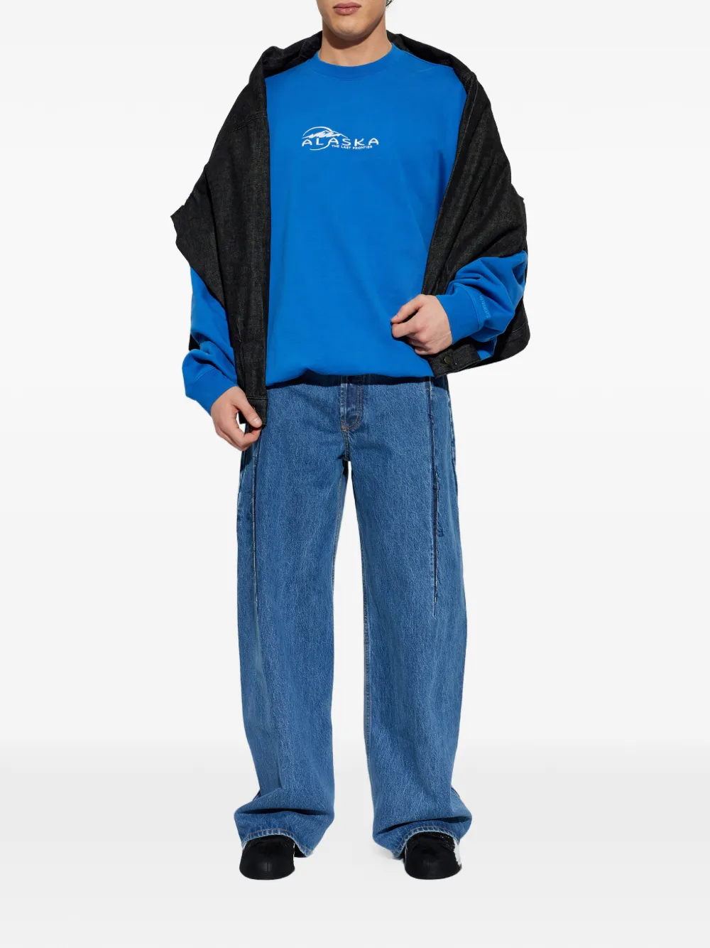 VETEMENTS slogan-embroidered sweatshirt - Blauw