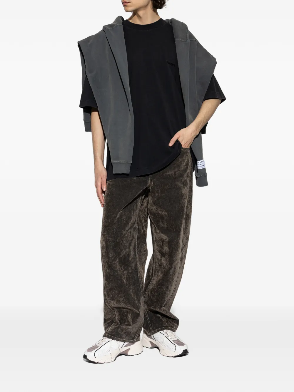 VETEMENTS embroidered-logo T-shirt - Zwart