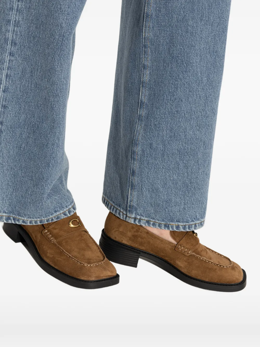 Coach Suède loafers met blokhak Bruin