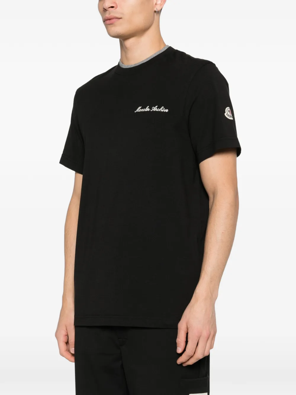 Moncler logo-embroidery T-shirt | Black | FARFETCH