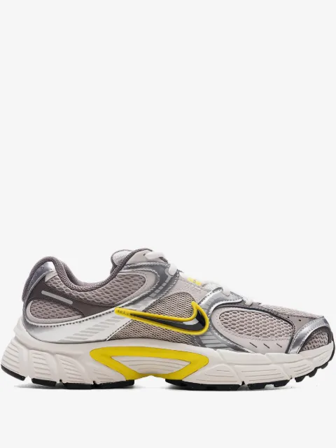Nike V5 RNR  low-top sneakers