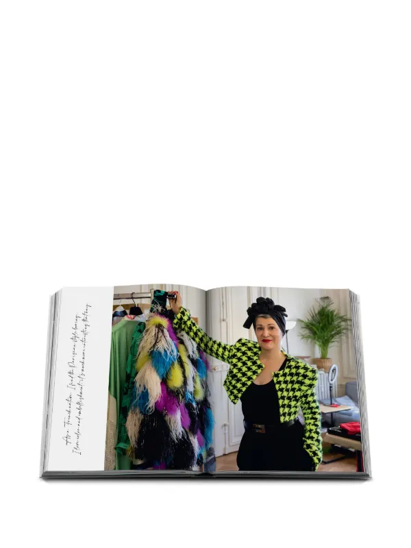 Assouline Emily In Paris： The Fashion Guide アートブック