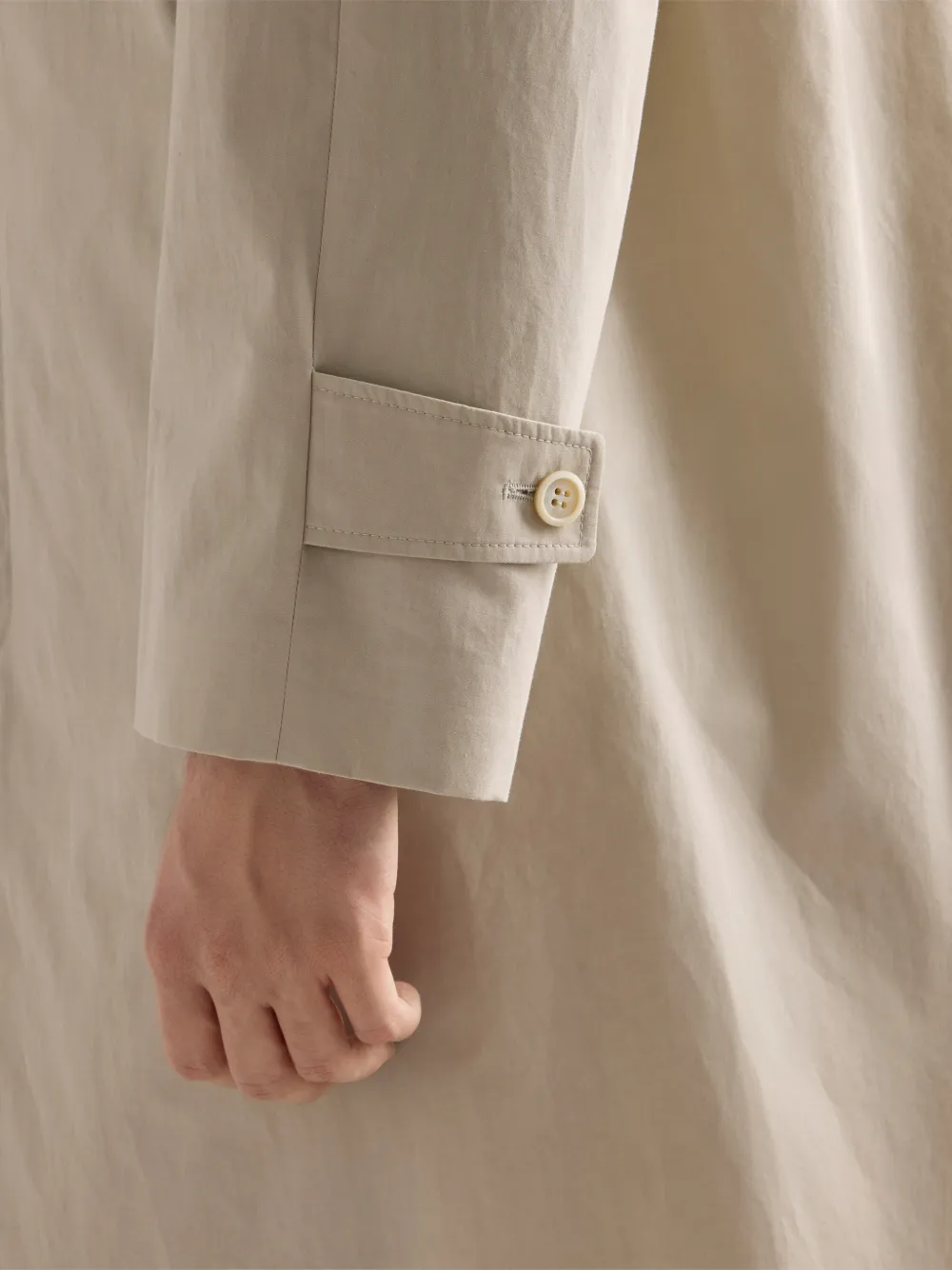 Prada Trenchcoat met verborgen sluiting Beige