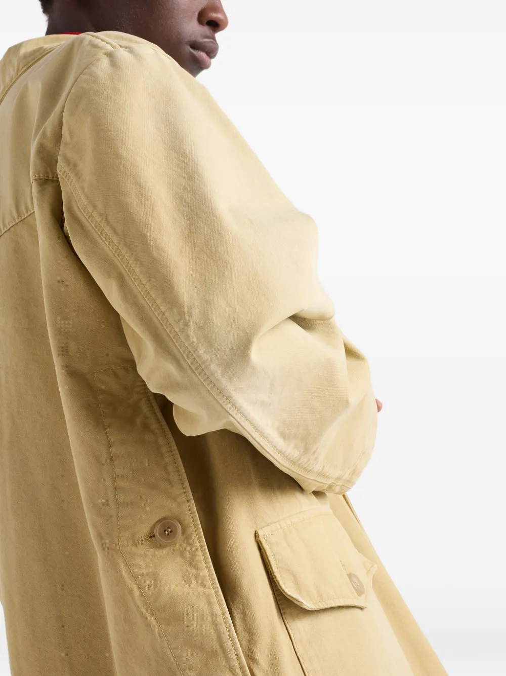 Prada Jack met opgestikte zak en knoop Beige