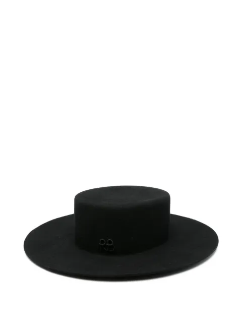 Ruslan Baginskiy sombrero con detalle del logo