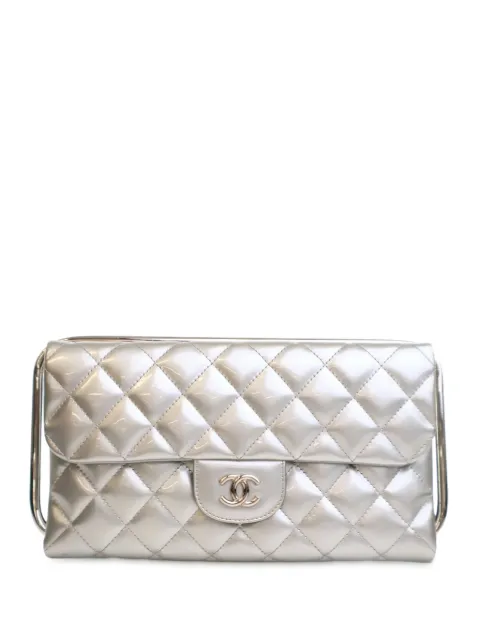 CHANEL Pre-Owned 2014 CC Metallic Quilted Patent Metal Handle clutch bag