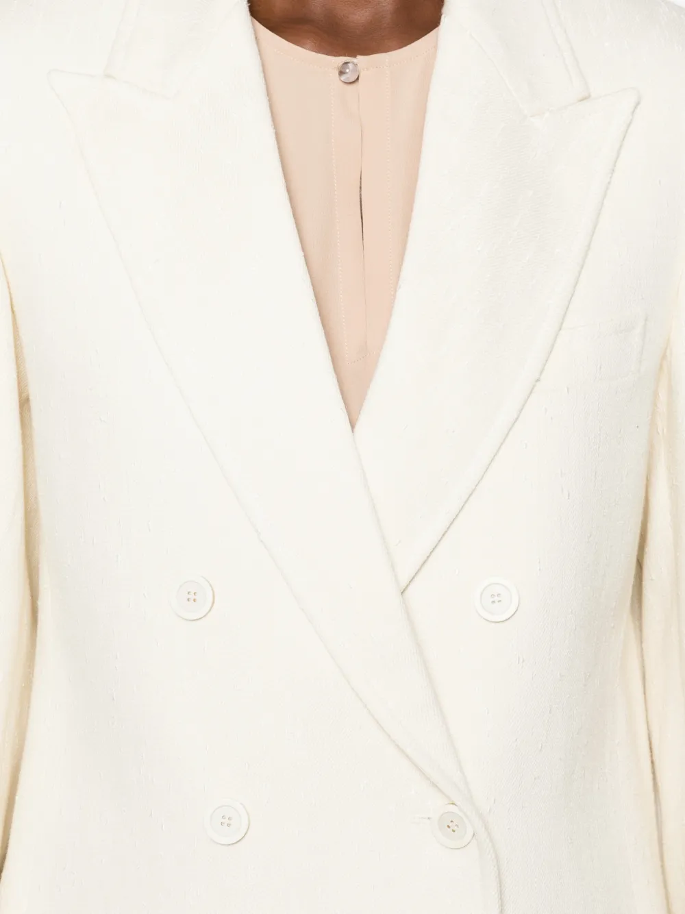 Fabiana Filippi Blazer met dubbele rij knopen en zak Beige