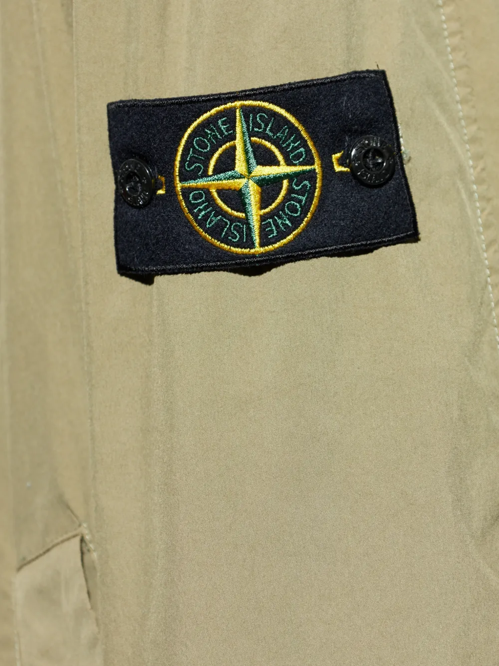 Stone Island Bomberjack met knopen Beige